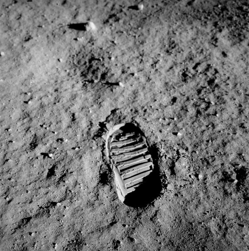 Buzz Aldrinin jalanjälki Kuun pinnan pehmeässä tomussa. Kuva Nasa / Buzz Aldrin
