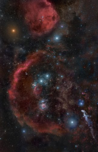 Pohjoisen pallonpuoliskon taivaalla sijaitseva, noin 1500 valovuoden päässä sijaitseva Orionin molekyylipilvikompleksi on osa Paikallista kuplaa reunustavista tähtiensyntyalueista. Sen pituus on satoja valovuosia päästä päähän ja se sisältää useita erikseen nimettyjä alueita kuten Orionin suuri kaasusumu (Orionin vyön keskimmäisestä tähdestä suoraan alaspäin), Hevosenpääsumu (heti vyön vasemmanpuoleisimman tähden alapuolella) ja Barnardin luuppina tunnettu kaasukaari, jonka alkuperästä ei ole varmuutta – sen uskotaan olevan joko Orionin sumua valaisevien tähtien ulosvirtausten muovaama tai pari miljoonaa vuotta vanha supernovajäänne.  Kuva Rogelio Bernal Andreo