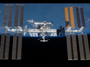 Kansainvälinen avaruusasema kiertoradalla on paras esikuva askarteluun (Kuva: NASA)