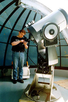 16 tuumainen Meade-teleskooppi