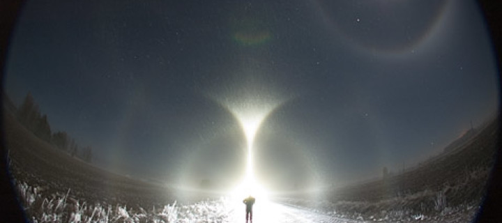 Diamond dust display with a possible new halo