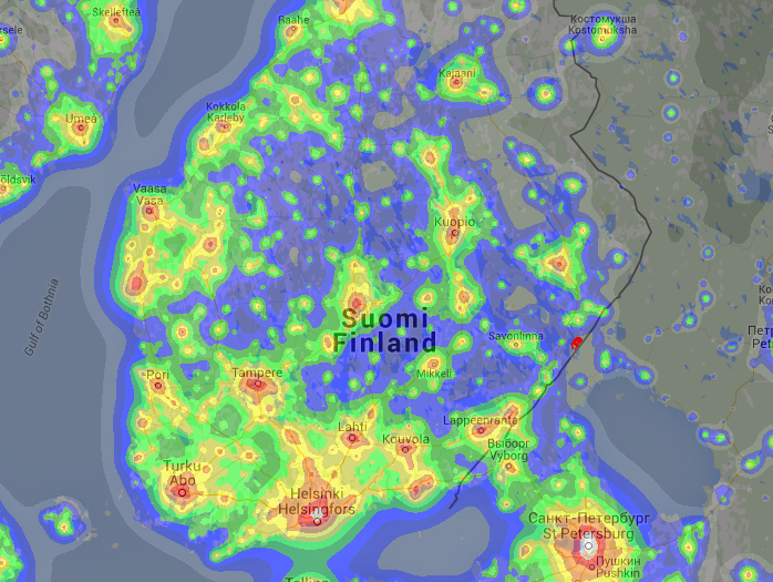 Eteläisen Suomen valosaastekartta.Uukuniemi on merkitty pienellä punaisella pisteellä rajalle.