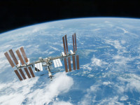 Avaruusasema ISS näkyy aamutaivaalla
