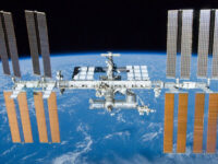 Avaruusasema ISS näkyy iltataivaalla