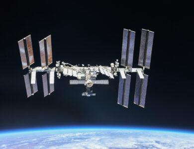 Avaruusasema ISS näkyy iltataivaalla