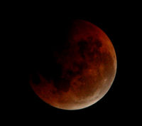 [Täydellinen kuunpimennys 28.10.2004 Harri Haukka]