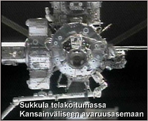 Endeavor telakoituu Kansainv&auml;liseen avaruusasemaan