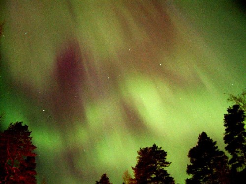 revontulia040403.jpg - 68425 Bytes