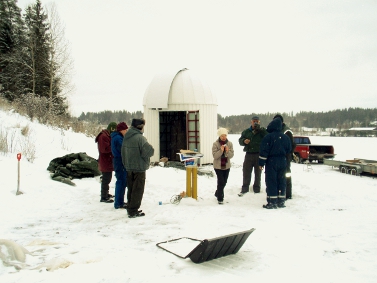 12.12.10Tornin paikalleen_asentaminen (75K)